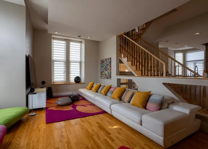 Downtown Retreat With Modern Comfort Zf6