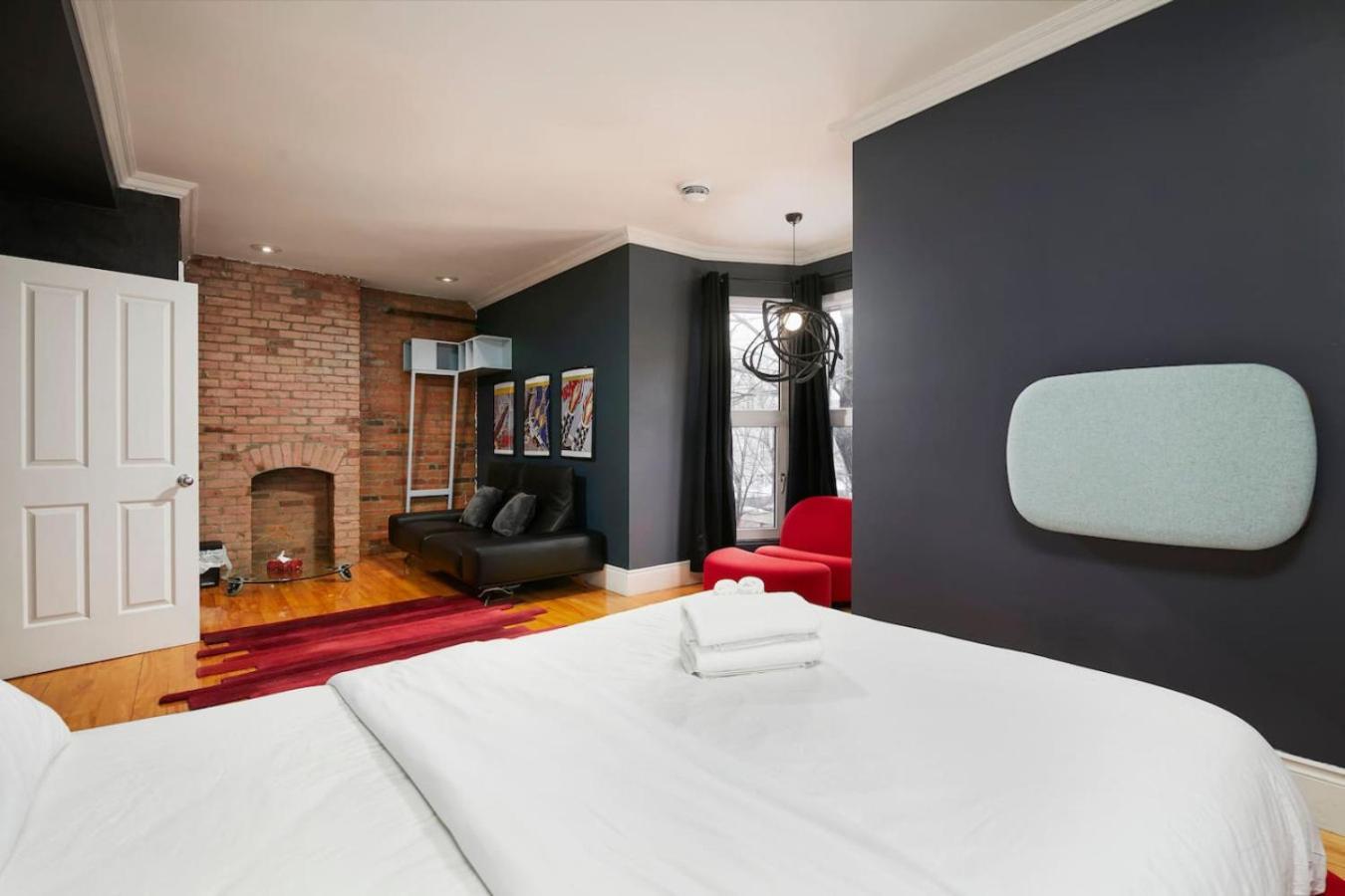 Holiday home Downtown Retreat With Modern Comfort Zf6