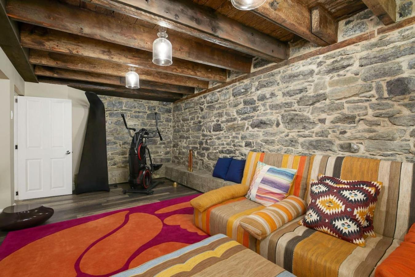 Holiday home Downtown Retreat With Modern Comfort Zf6 Montreal
