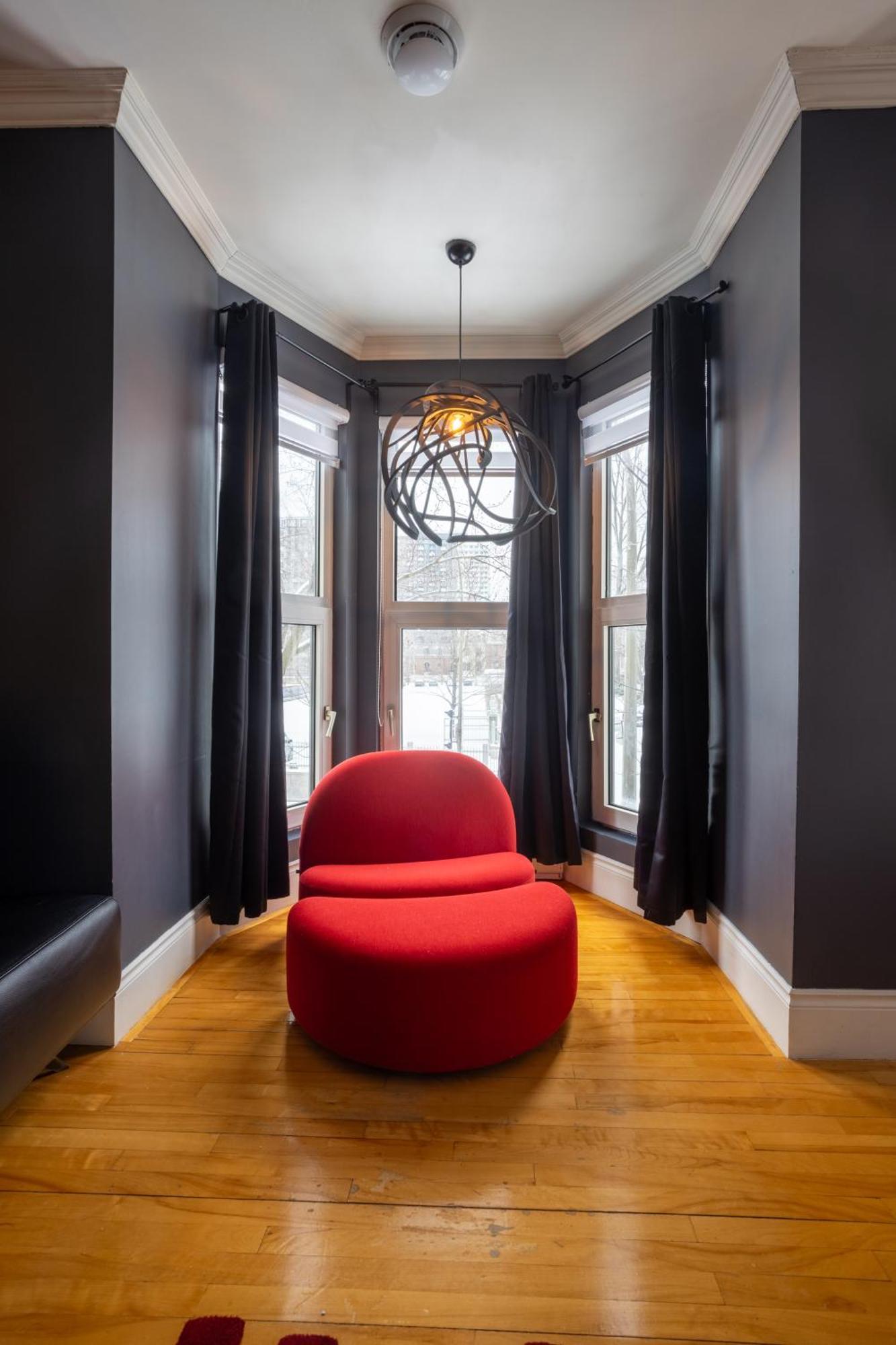 Downtown Retreat With Modern Comfort Zf6 * Montreal